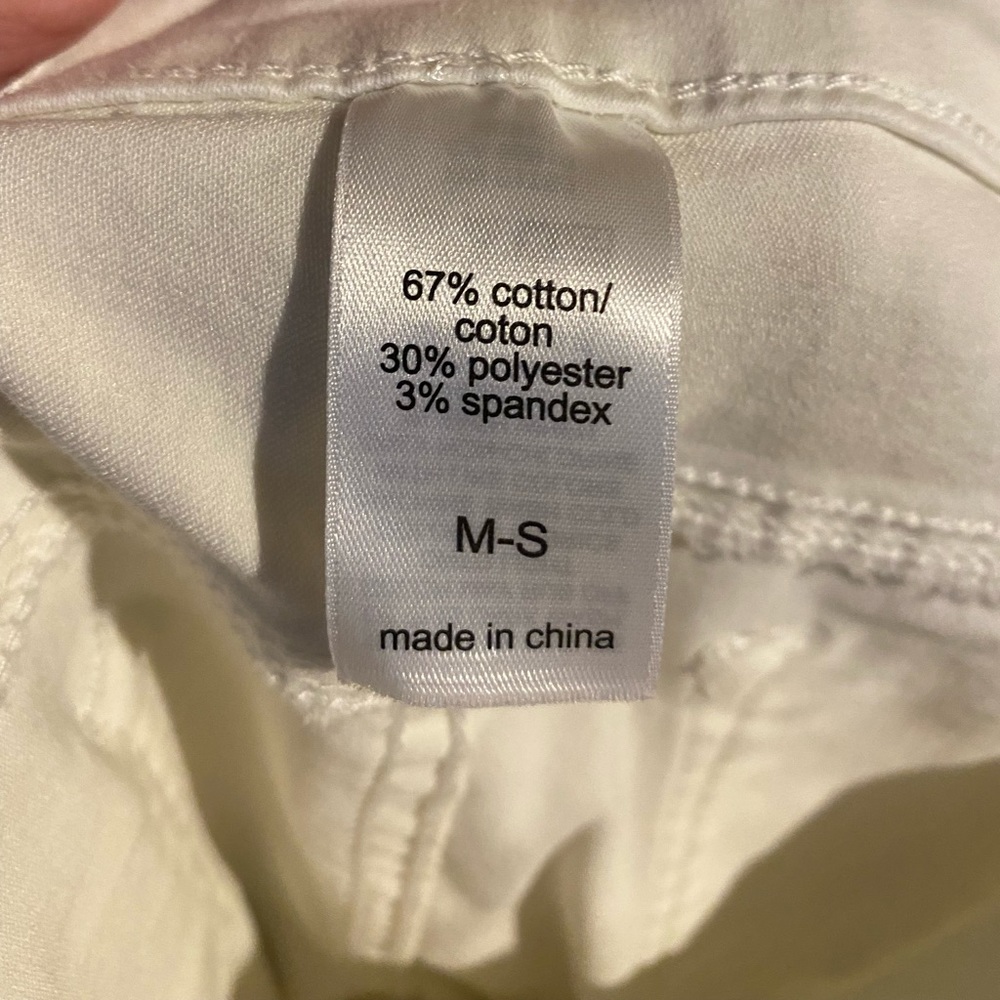 Maurices White Capris - Picture 4 of 5